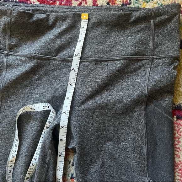 Lululemon leggings grey side and back pockets size 6 - Picture 3 of 8